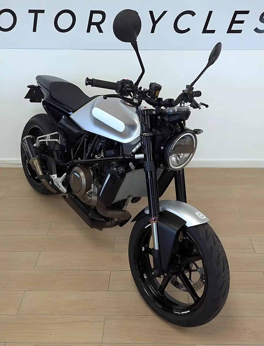 Used 2018 Husqvarna Vitpilen 701 White - Interior and Exterior details 7