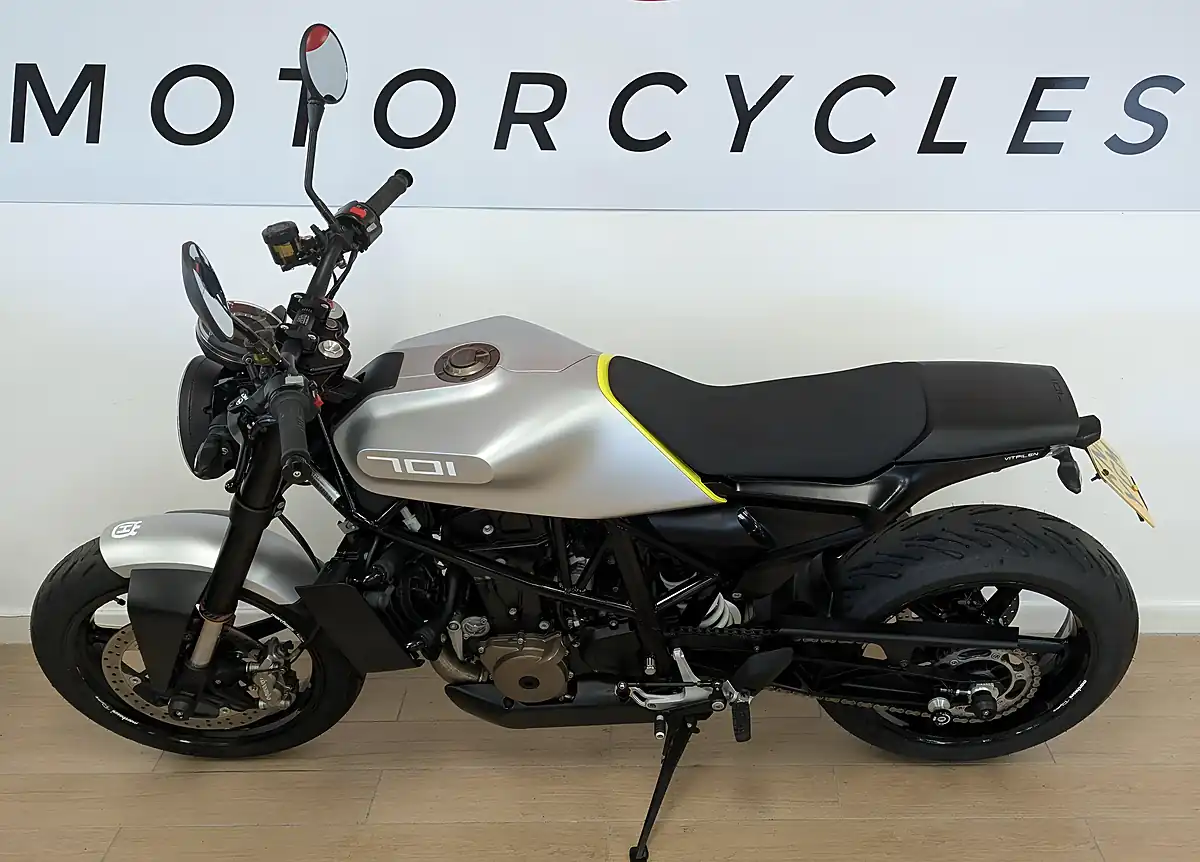 Used 2018 Husqvarna Vitpilen 701 White - Interior and Exterior details 9