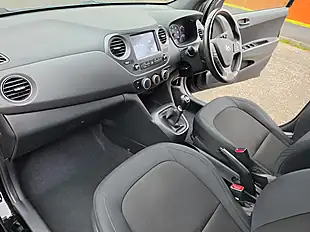Used 2018 Hyundai i10 Go Se Black - Interior and Exterior details 14