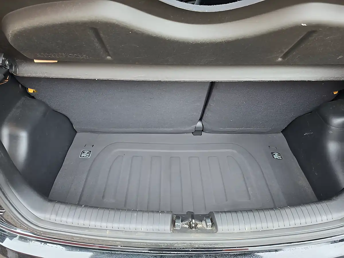 Used 2018 Hyundai i10 Go Se Black - Interior and Exterior details 18