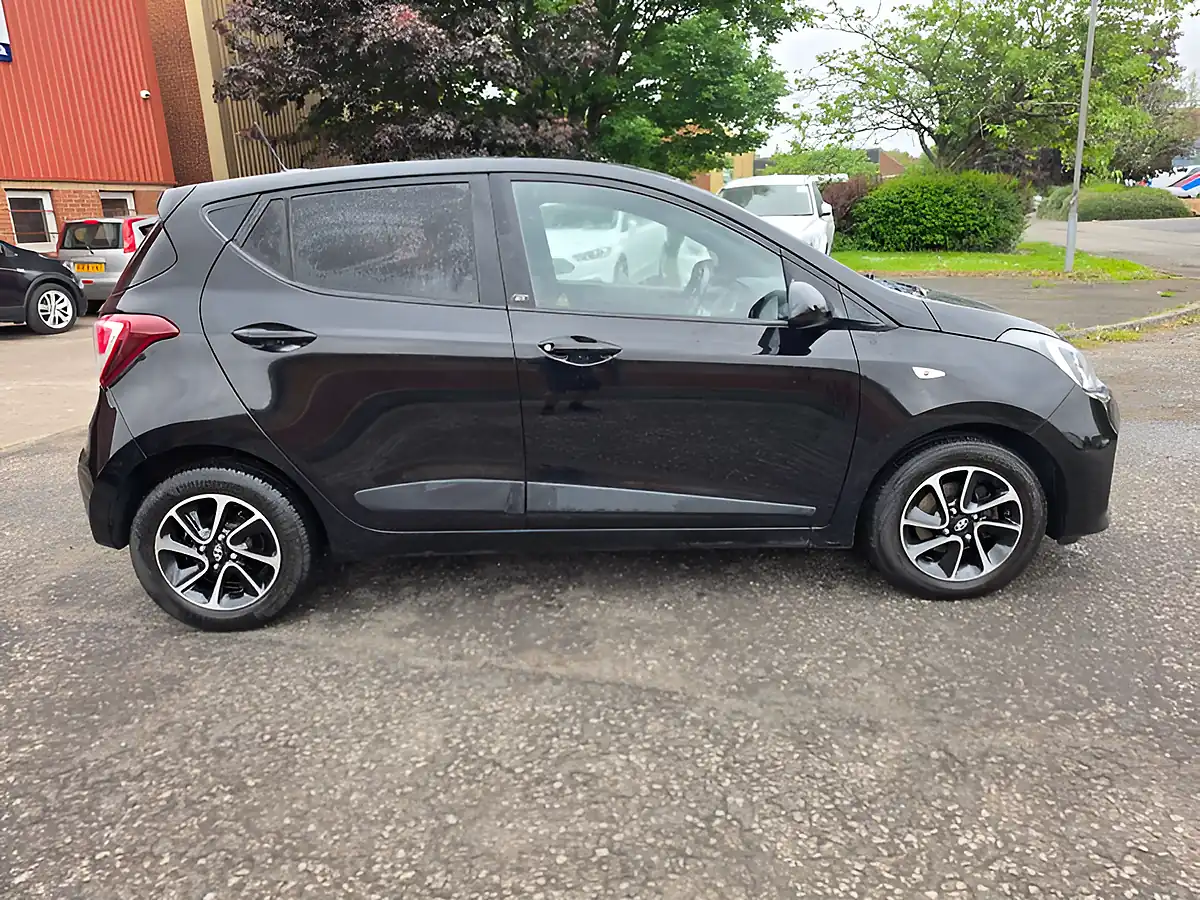 Used 2018 Hyundai i10 Go Se Black - Interior and Exterior details 8