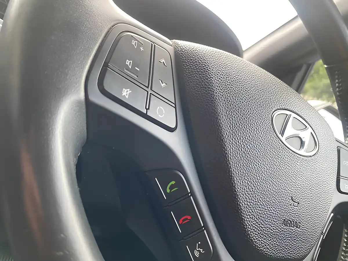 Used 2018 Hyundai I10 Go! Se Blue - Interior and Exterior details 16