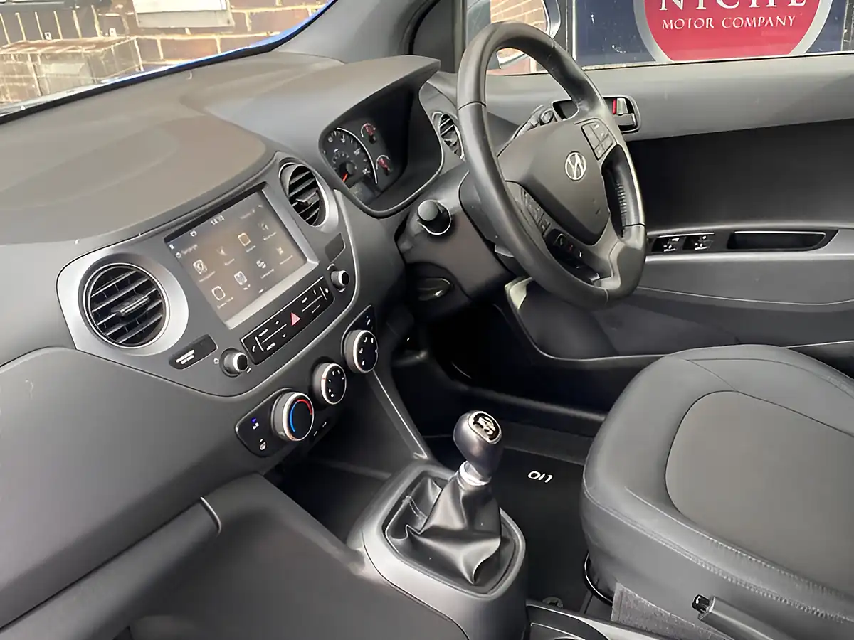Used 2018 Hyundai I10 Go! Se Blue - Interior and Exterior details 19