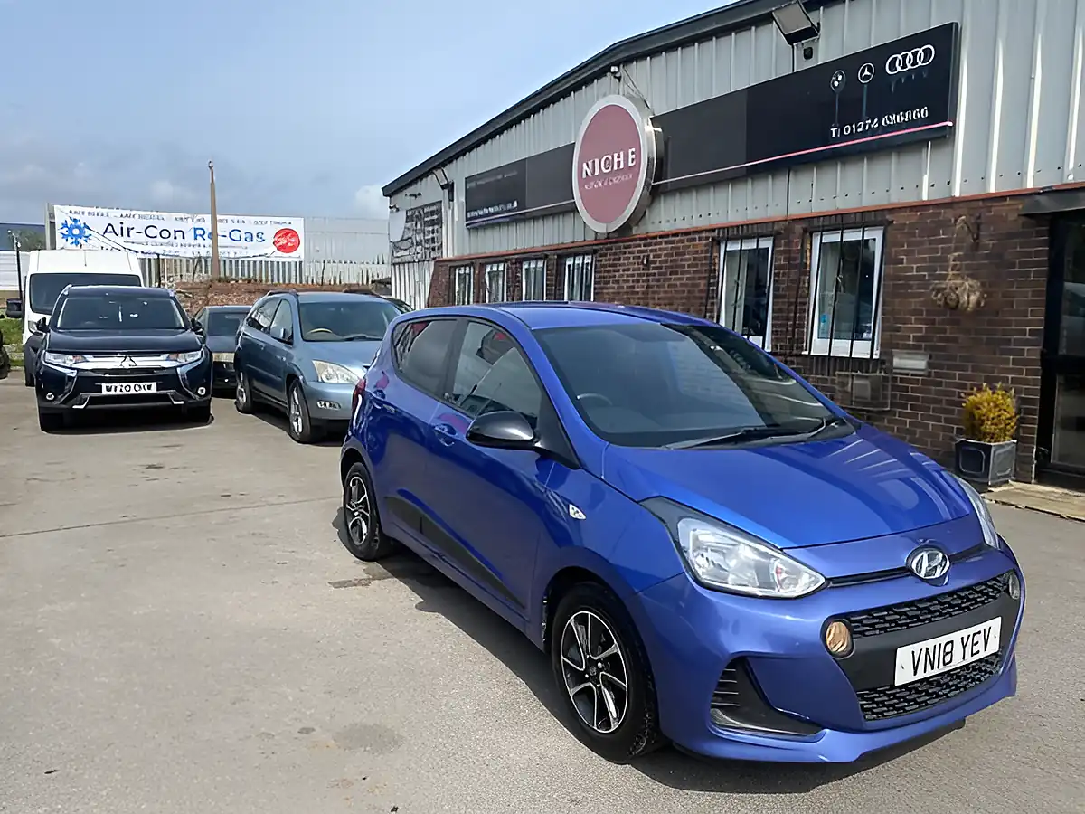 Used 2018 Hyundai I10 Go! Se Blue - Interior and Exterior details 7