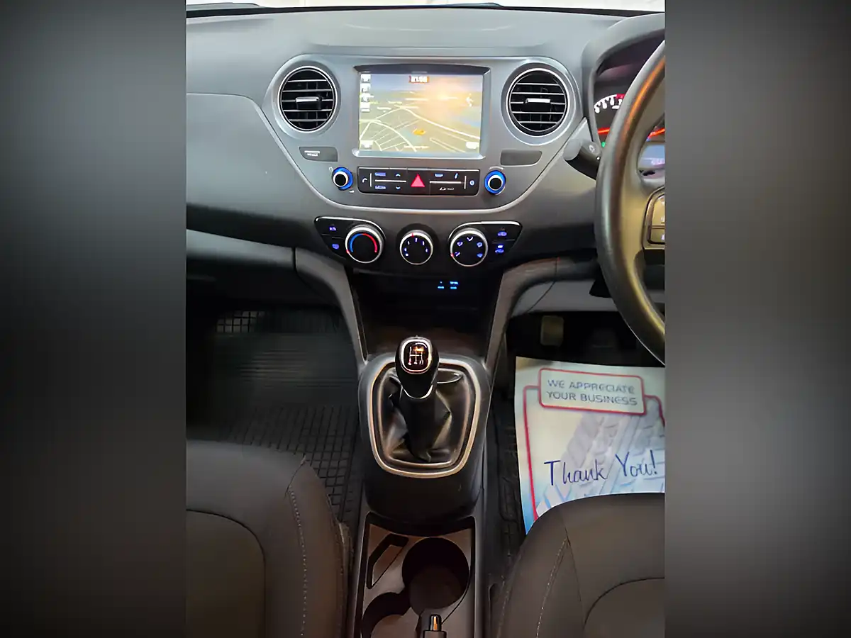 Used 2018 Hyundai i10 Go! Se Blue - Interior and Exterior details 11