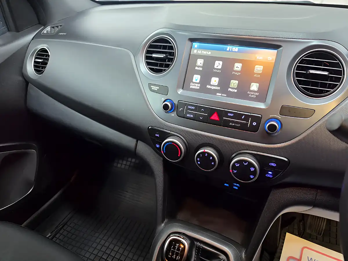 Used 2018 Hyundai i10 Go! Se Blue - Interior and Exterior details 13