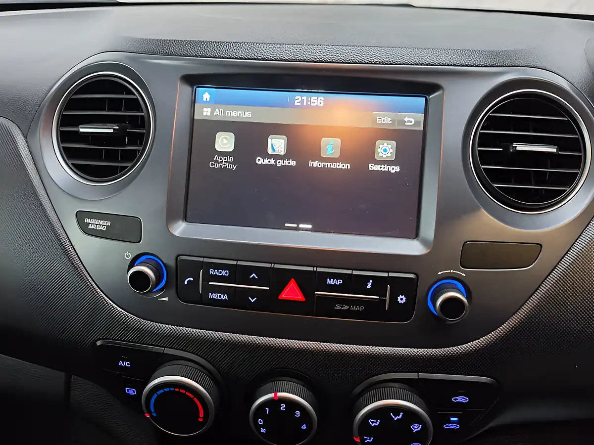 Used 2018 Hyundai i10 Go! Se Blue - Interior and Exterior details 14