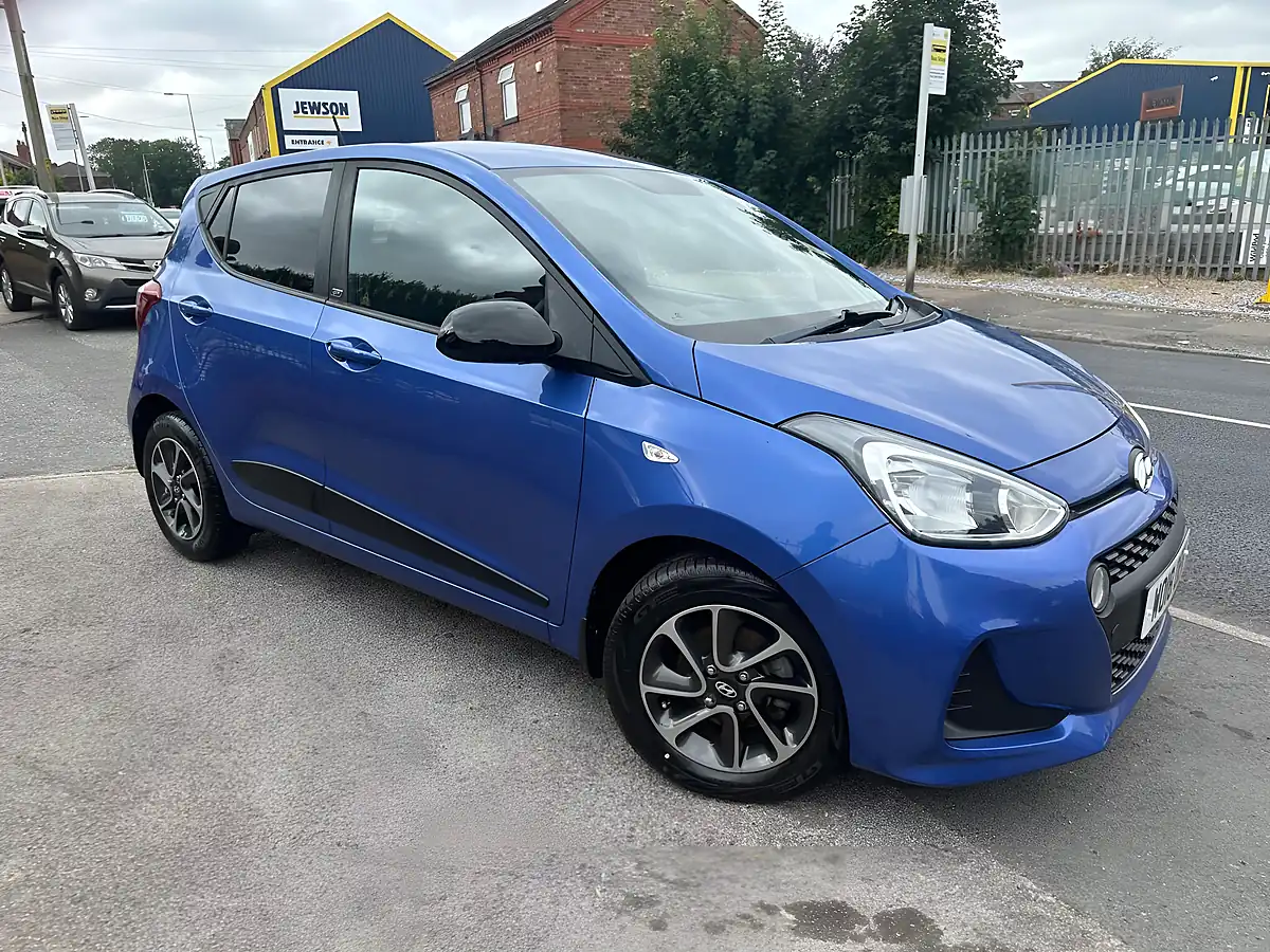 Used 2018 Hyundai I10 Go! Se Blue - Interior and Exterior details 10