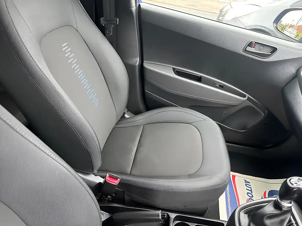 Used 2018 Hyundai I10 Go! Se Blue - Interior and Exterior details 18