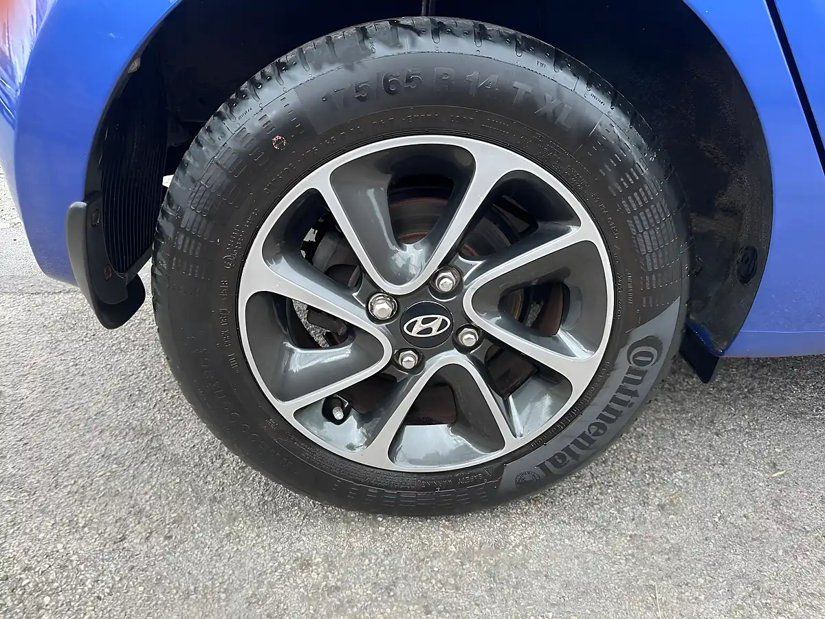 Used 2018 Hyundai I10 Go! Se Blue - Interior and Exterior details 19