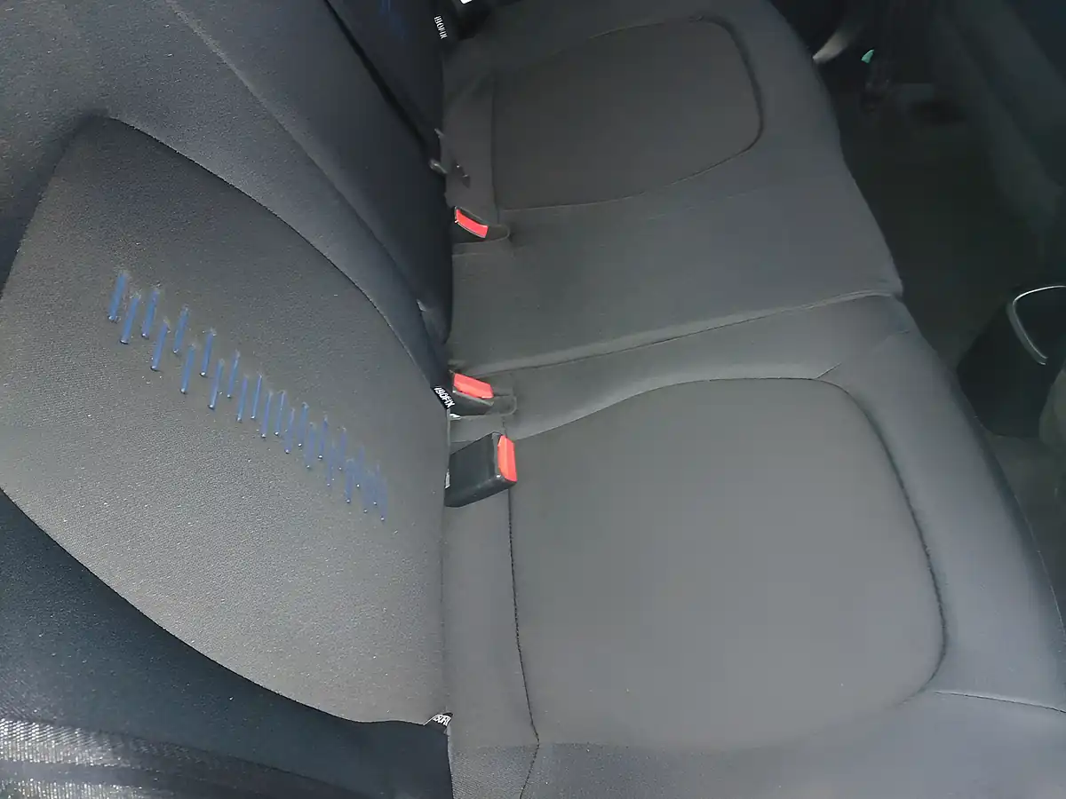 Used 2018 Hyundai i10 Go! Se Blue - Interior and Exterior details 16