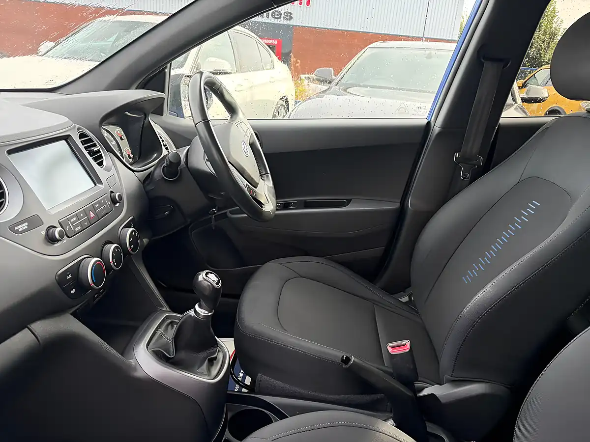Used 2018 Hyundai I10 Go! Se Blue - Interior and Exterior details 10