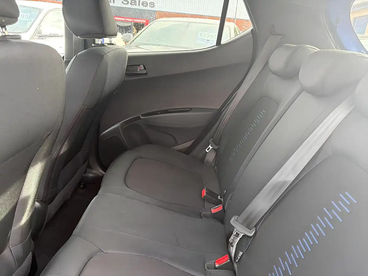Used 2018 Hyundai I10 Go! Se Blue - Interior and Exterior details 11