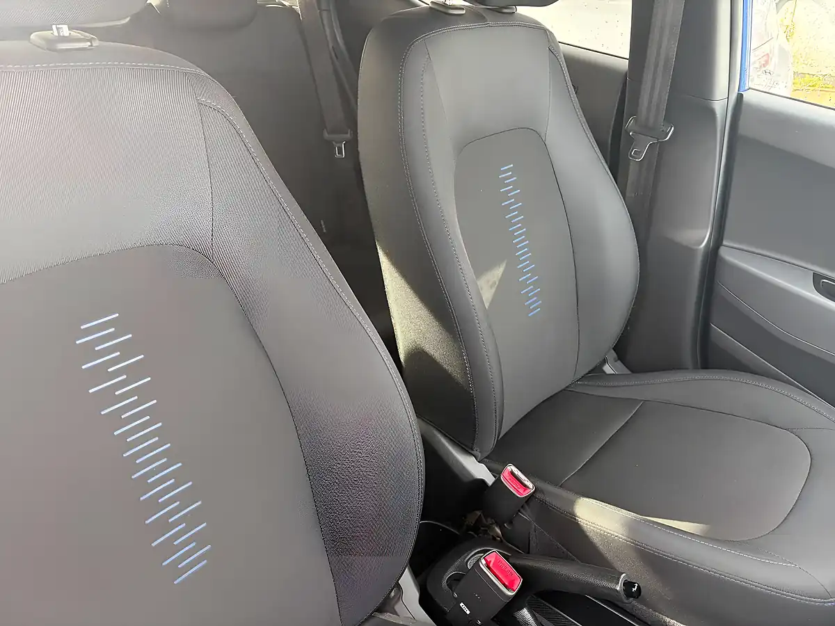 Used 2018 Hyundai I10 Go! Se Blue - Interior and Exterior details 13