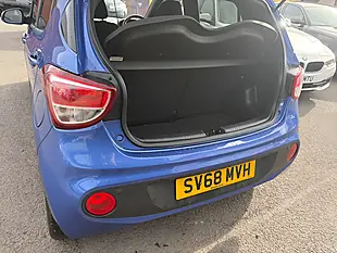 Used 2018 Hyundai I10 Go! Se Blue - Interior and Exterior details 8