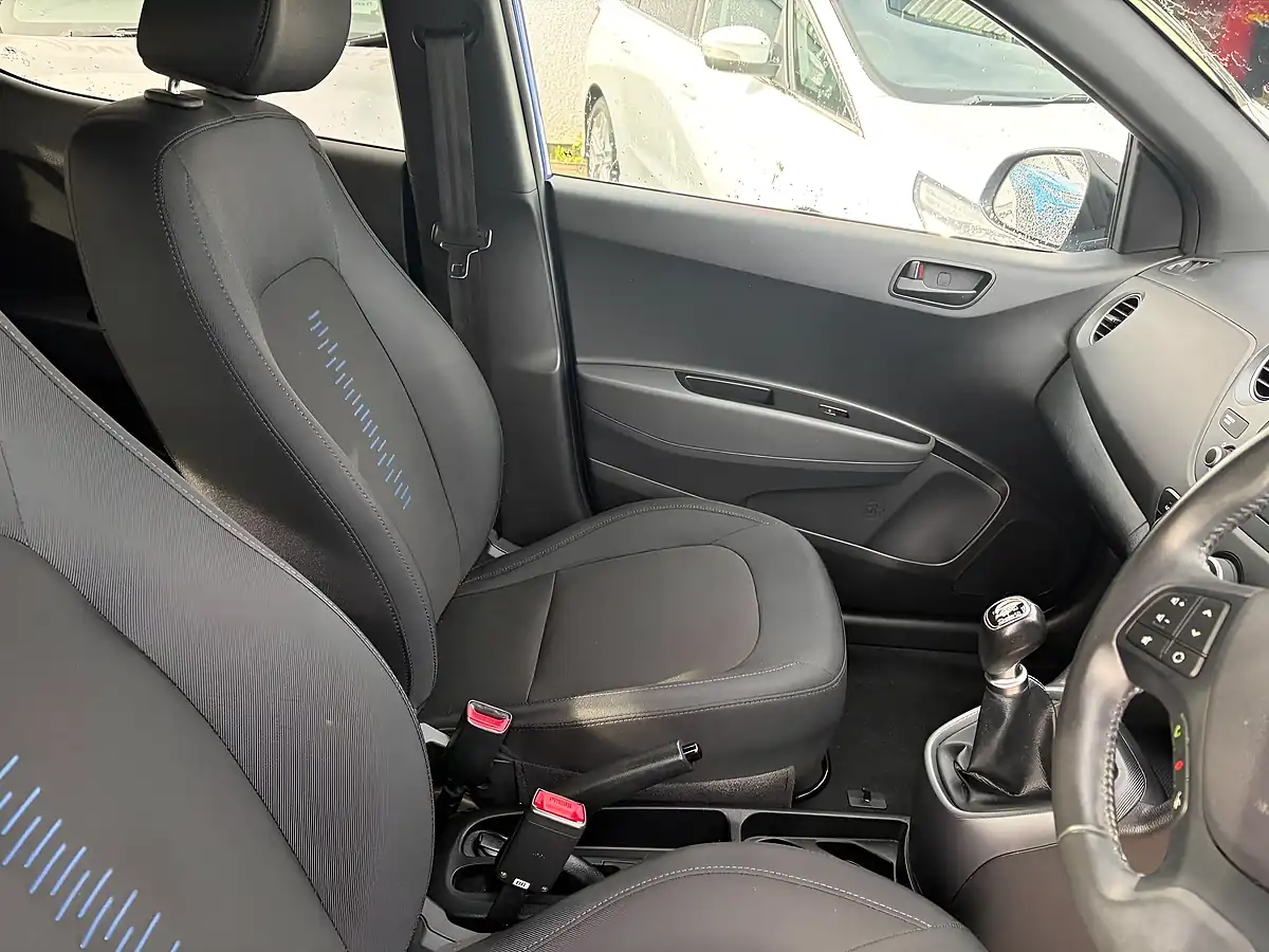 Used 2018 Hyundai I10 Go! Se Blue - Interior and Exterior details 9