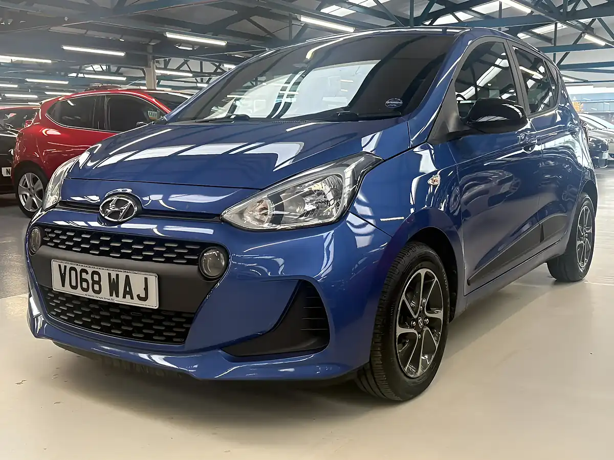 Used 2018 Hyundai i10 Go! Se Blue - Interior and Exterior details 11