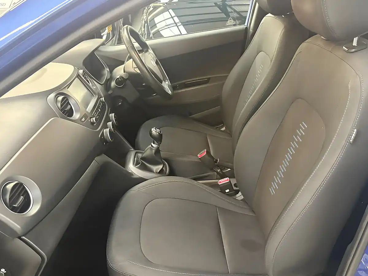 Used 2018 Hyundai i10 Go! Se Blue - Interior and Exterior details 20