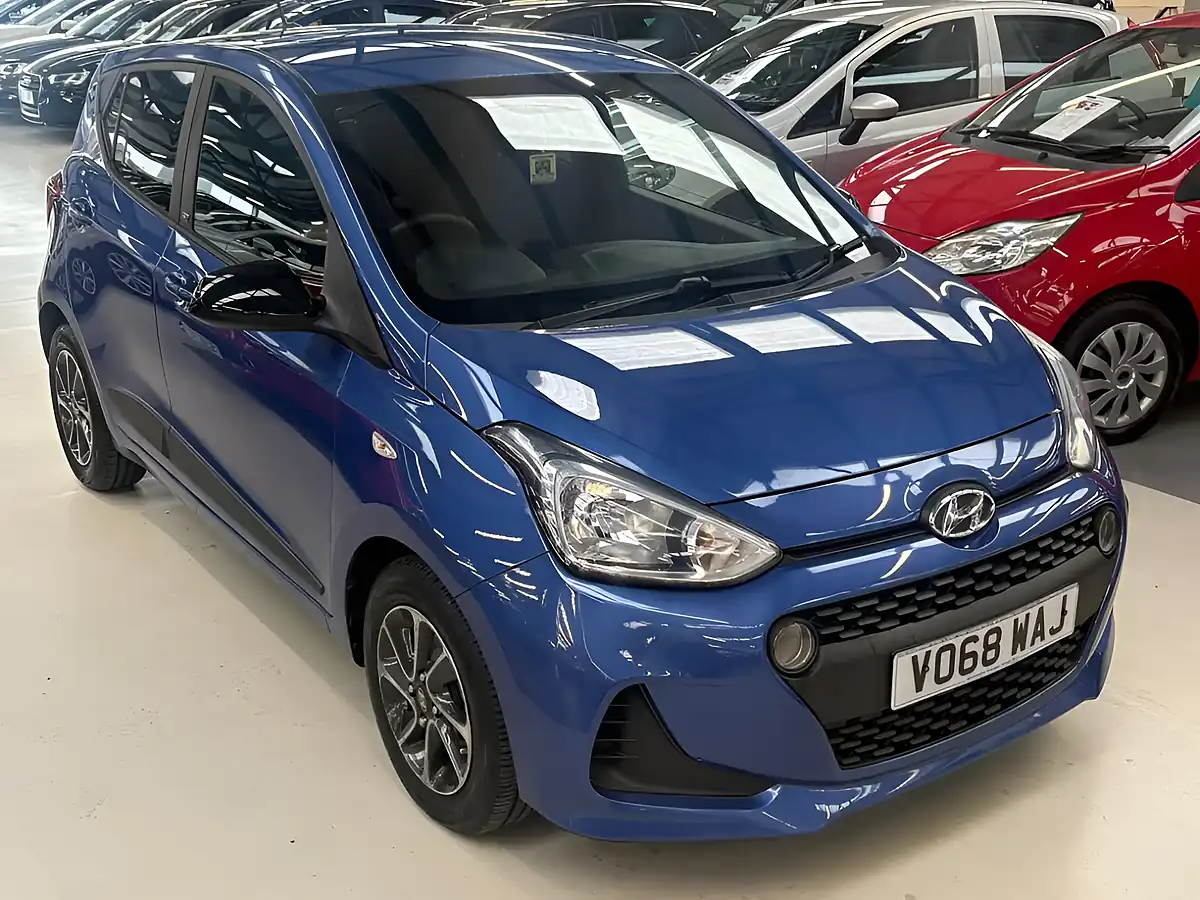 Used 2018 Hyundai i10 Go! Se Blue - Interior and Exterior details 9
