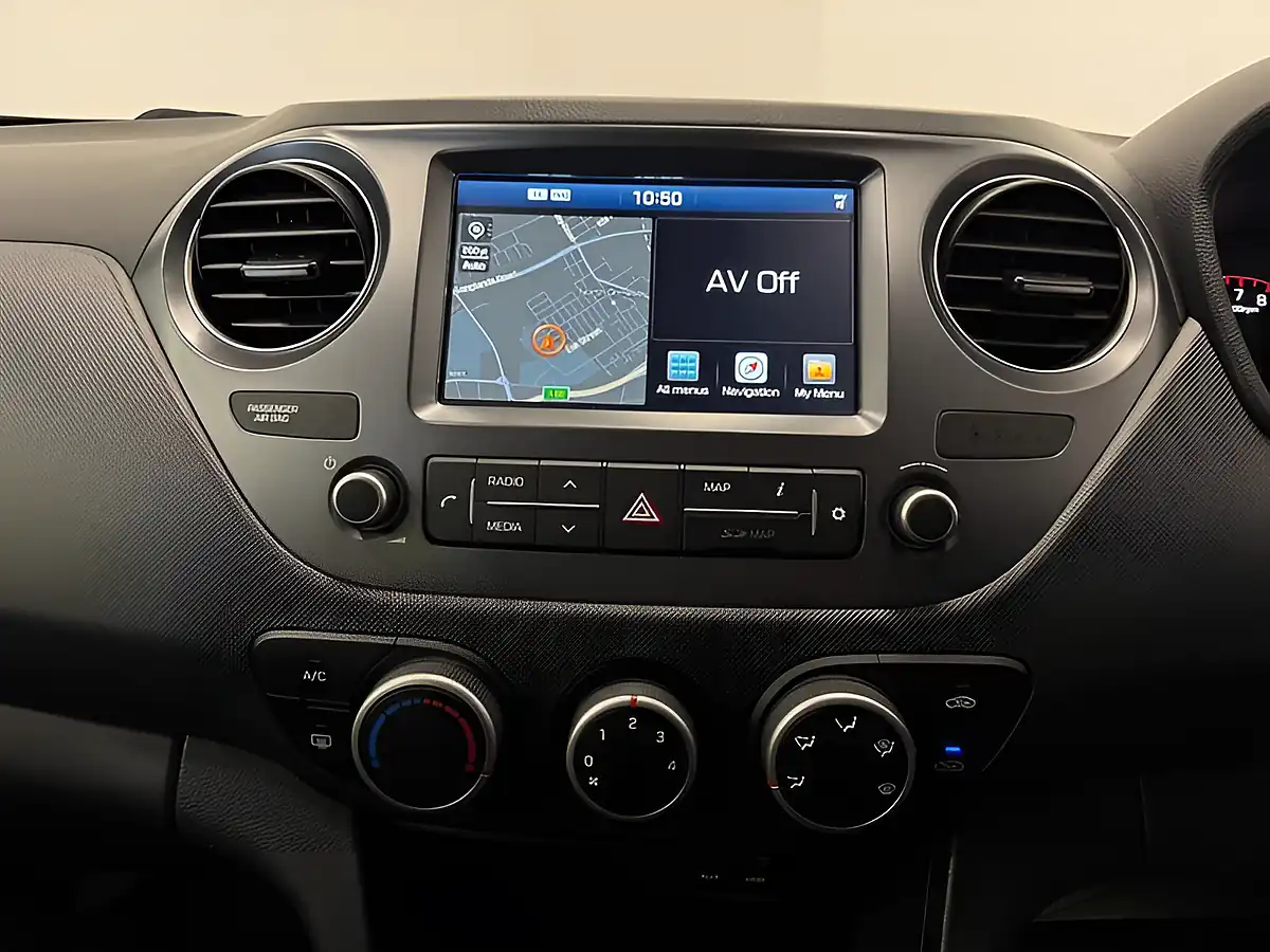 Used 2018 Hyundai i10 Go! Se Blue - Interior and Exterior details 16