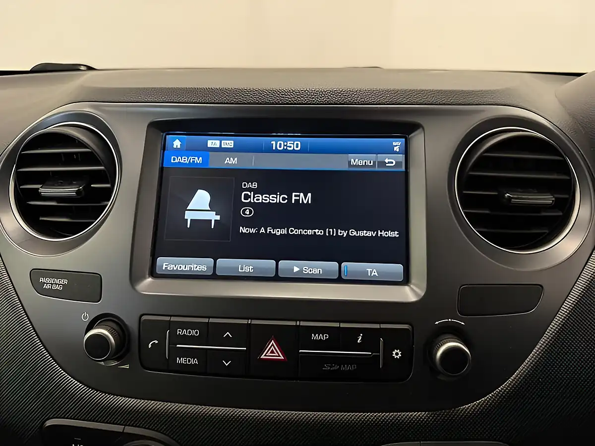 Used 2018 Hyundai i10 Go! Se Blue - Interior and Exterior details 18