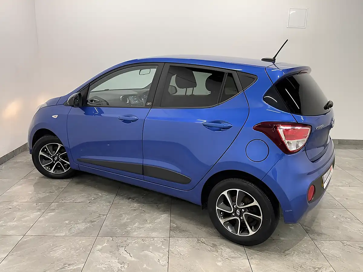 Used 2018 Hyundai i10 Go! Se Blue - Interior and Exterior details 6