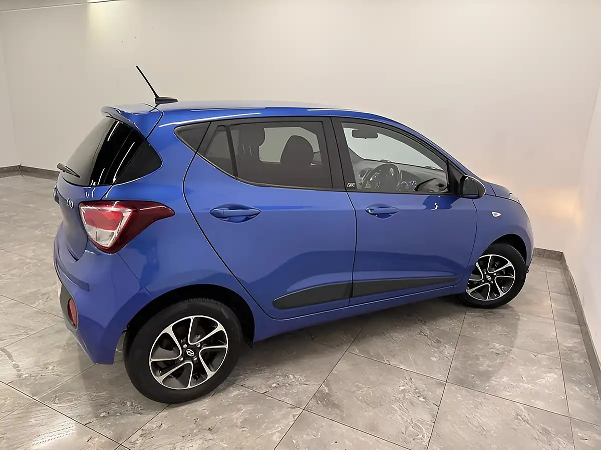 Used 2018 Hyundai i10 Go! Se Blue - Interior and Exterior details 8