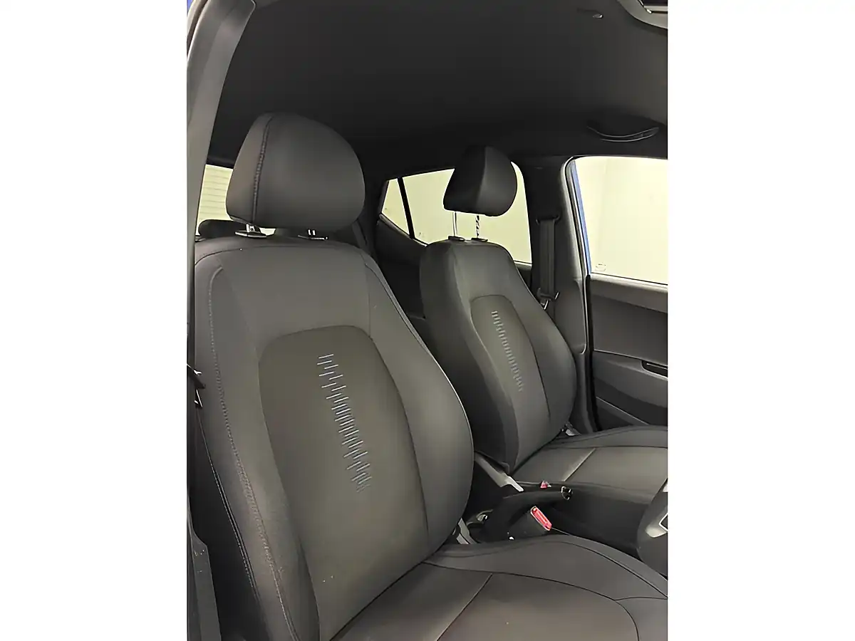 Used 2018 Hyundai i10 Go! Se Blue - Interior and Exterior details 9