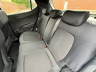 Used 2018 Hyundai i10 Go! Se Polar White - Interior and Exterior details 12