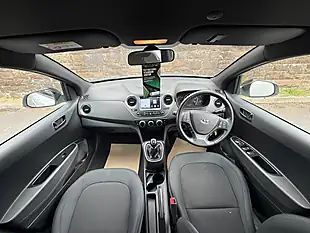 Used 2018 Hyundai i10 Go! Se Polar White - Interior and Exterior details 15