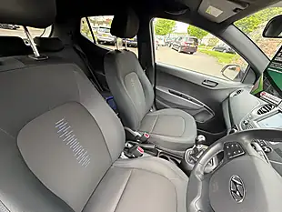Used 2018 Hyundai i10 Go! Se Polar White - Interior and Exterior details 18