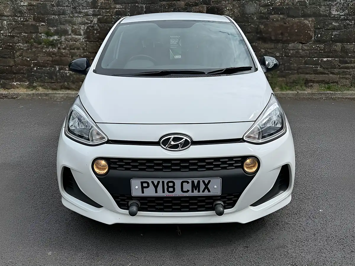 Used 2018 Hyundai i10 Go! Se Polar White - Interior and Exterior details 2