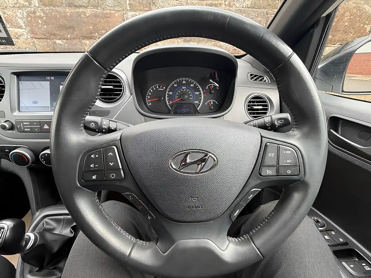 Used 2018 Hyundai i10 Go! Se Polar White - Interior and Exterior details 20