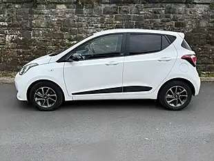 Used 2018 Hyundai i10 Go! Se Polar White - Interior and Exterior details 5