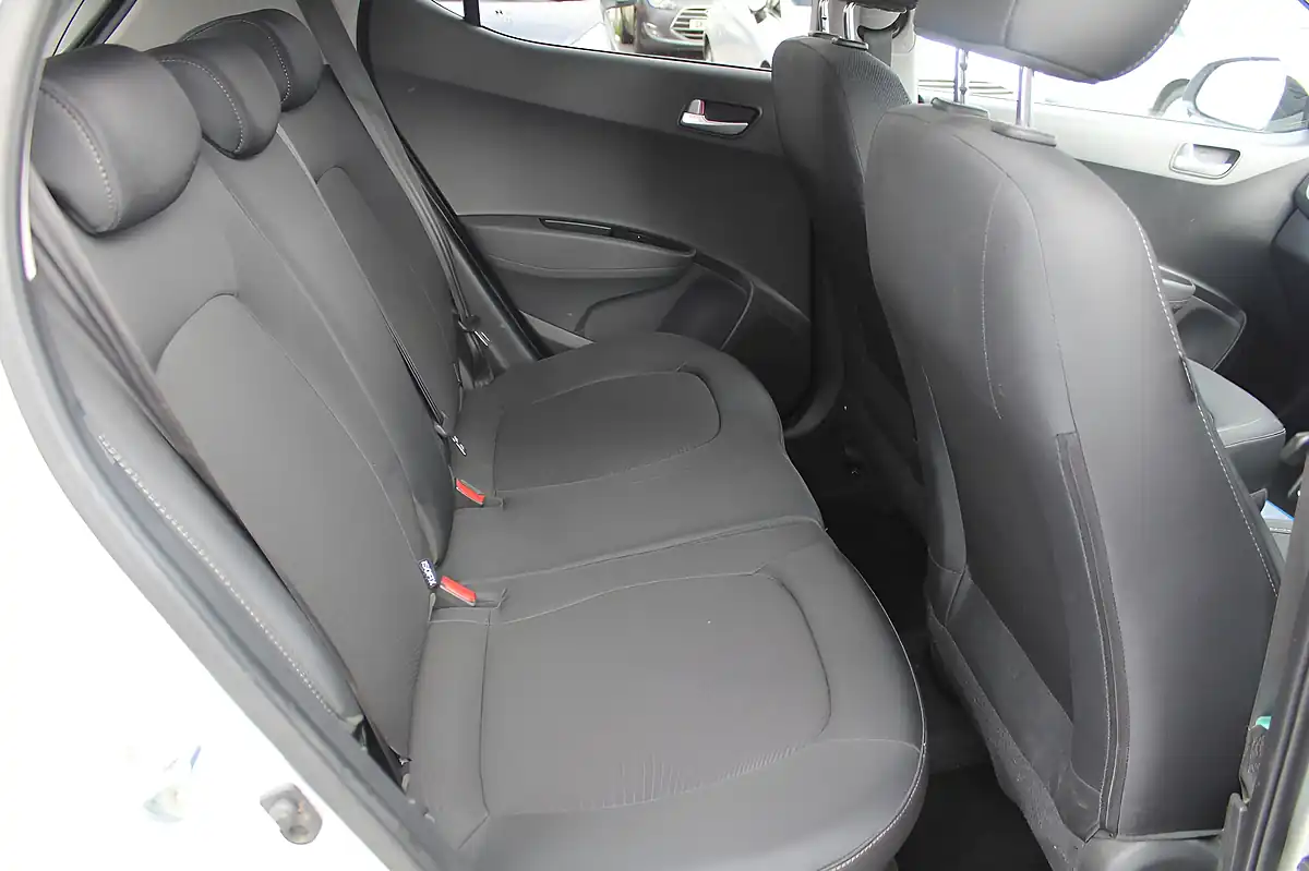 Used 2018 Hyundai I10 Premium Grey - Interior and Exterior details 12