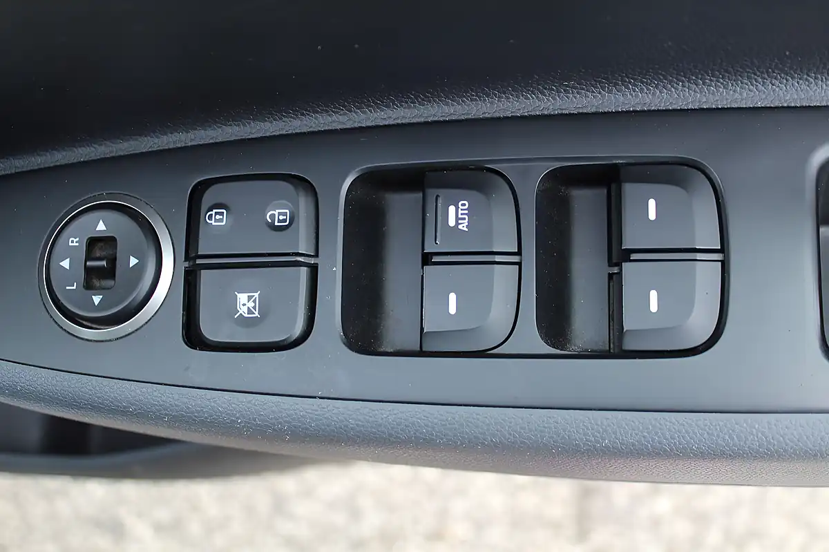 Used 2018 Hyundai I10 Premium Grey - Interior and Exterior details 14