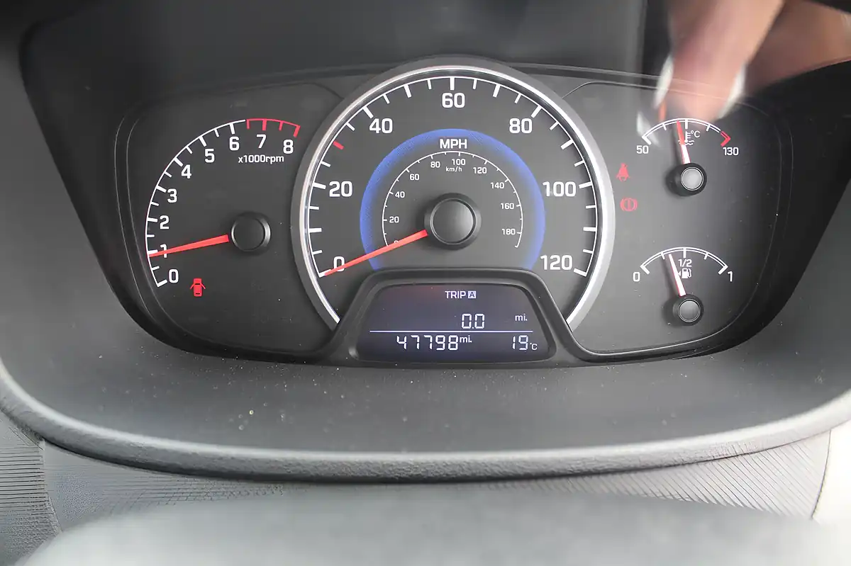 Used 2018 Hyundai I10 Premium Grey - Interior and Exterior details 18