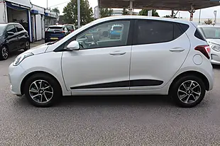 Used 2018 Hyundai I10 Premium Grey - Interior and Exterior details 7