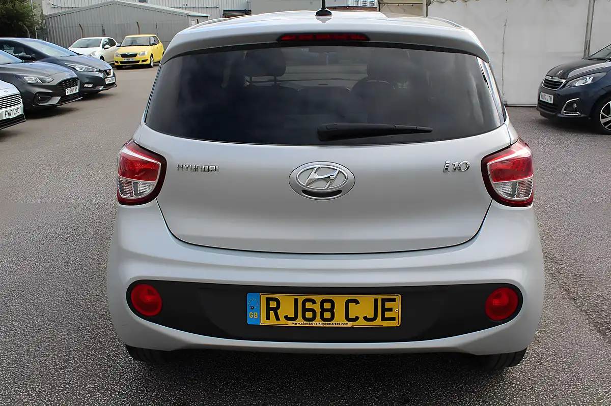Used 2018 Hyundai I10 Premium Grey - Interior and Exterior details 8