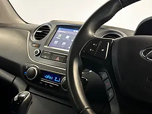 Used 2018 Hyundai i10 Premium Passion Red - Interior and Exterior details 14