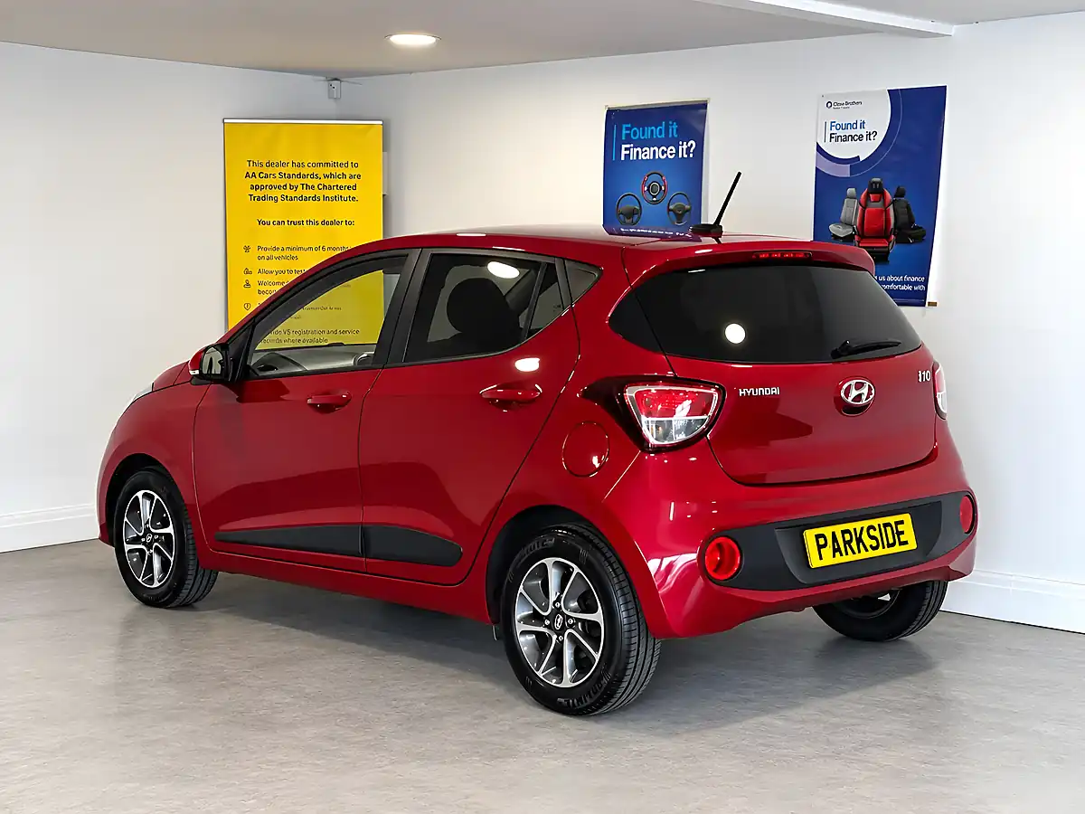 Used 2018 Hyundai i10 Premium Passion Red - Interior and Exterior details 4