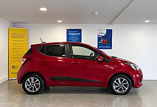 Used 2018 Hyundai i10 Premium Passion Red - Interior and Exterior details 7