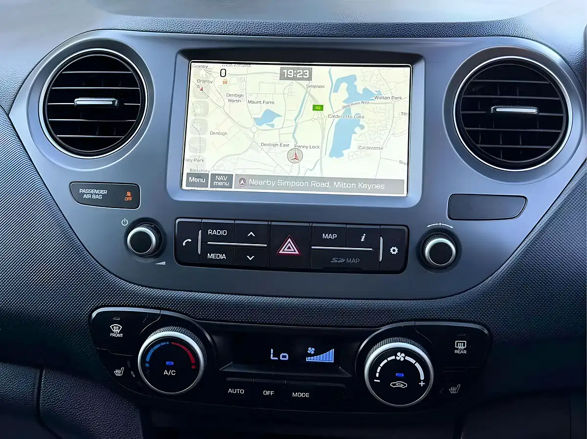 Used 2018 Hyundai I10 Premium Se Grey - Interior and Exterior details 10