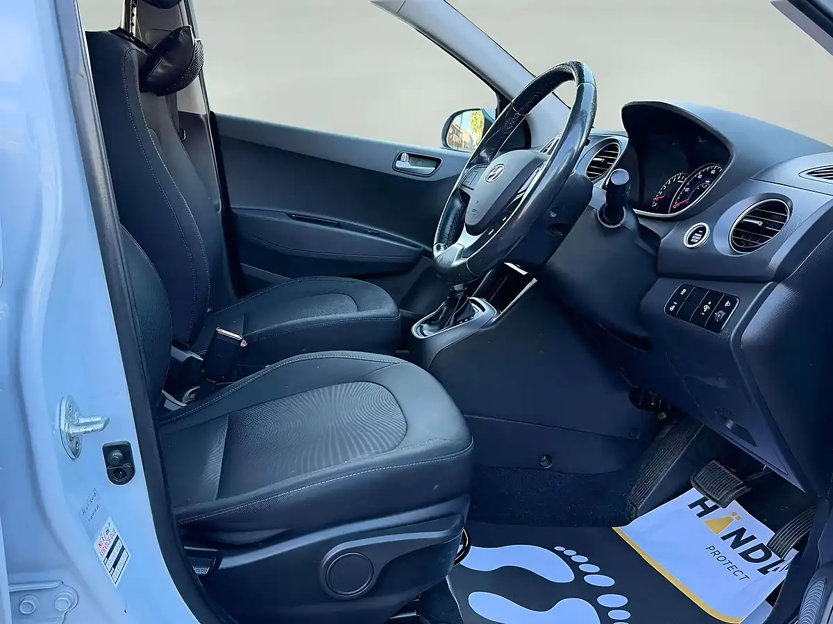 Used 2018 Hyundai I10 Premium Se Grey - Interior and Exterior details 12