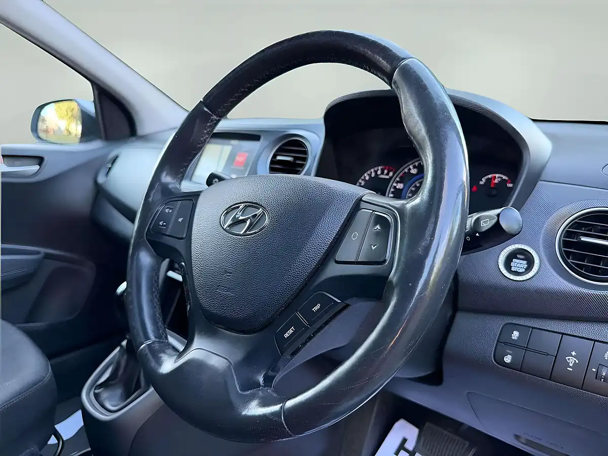 Used 2018 Hyundai I10 Premium Se Grey - Interior and Exterior details 14