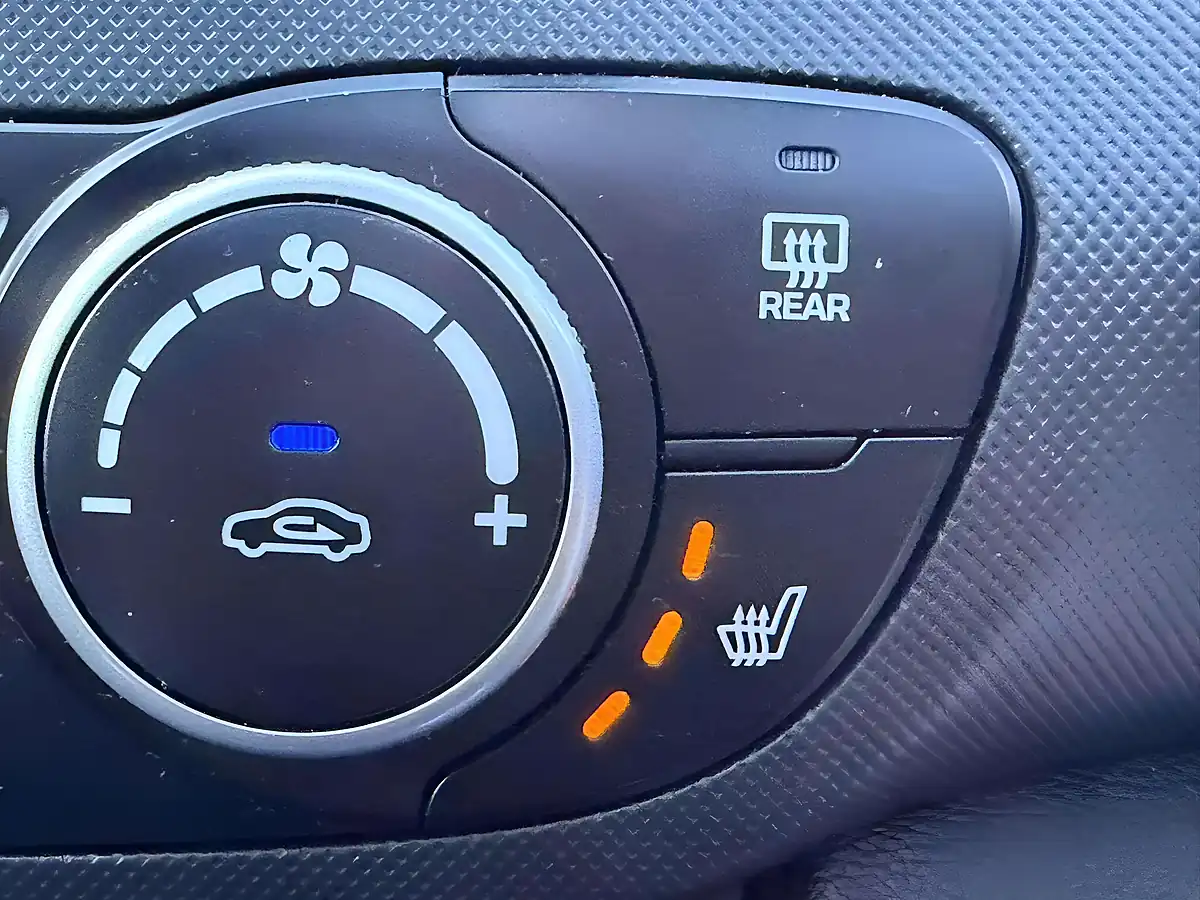 Used 2018 Hyundai I10 Premium Se Grey - Interior and Exterior details 15