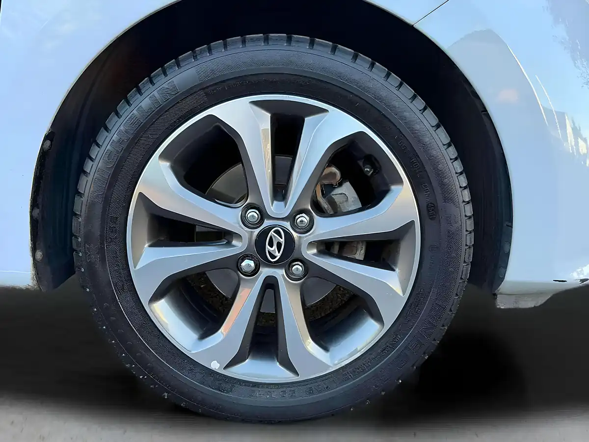 Used 2018 Hyundai I10 Premium Se Grey - Interior and Exterior details 18