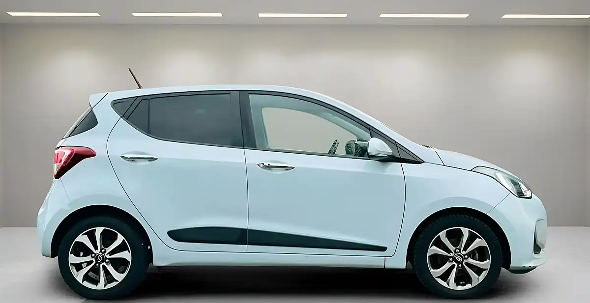Used 2018 Hyundai I10 Premium Se Grey - Interior and Exterior details 3