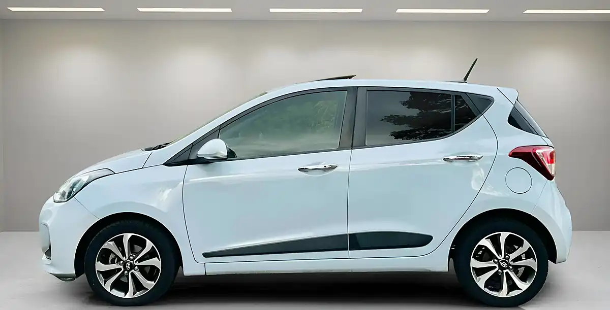 Used 2018 Hyundai I10 Premium Se Grey - Interior and Exterior details 4