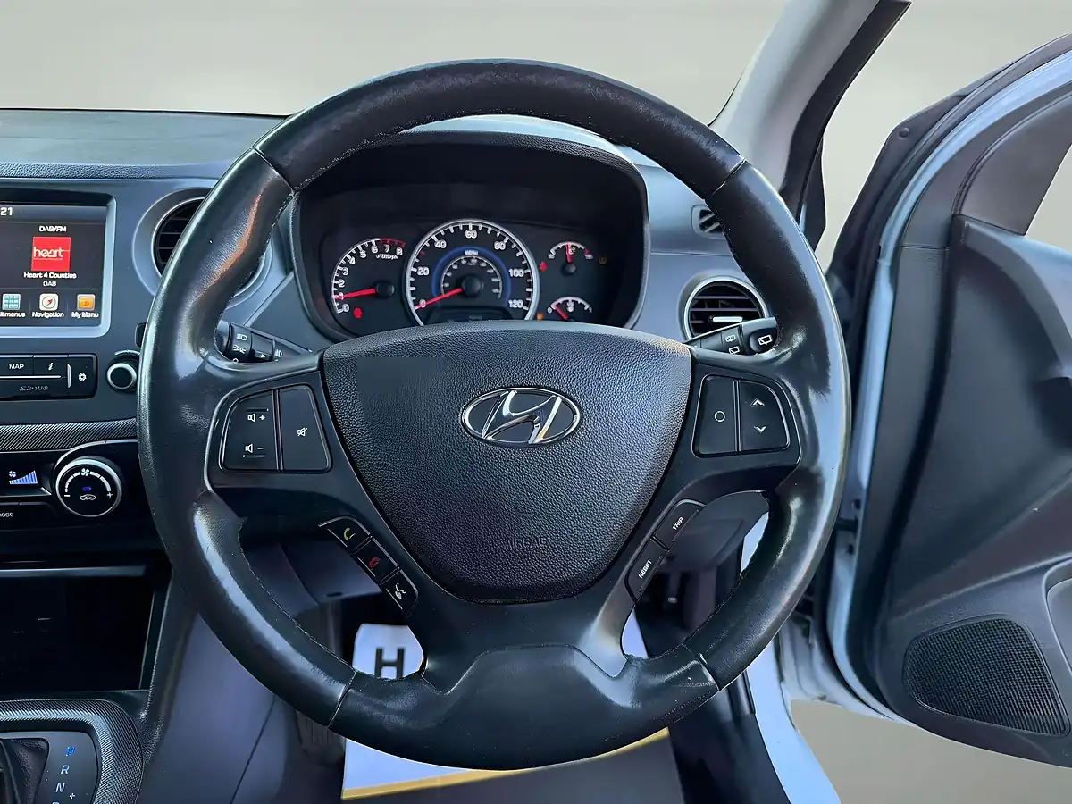 Used 2018 Hyundai I10 Premium Se Grey - Interior and Exterior details 7